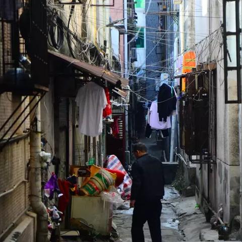 政策概要：2025新澳门正版免费资本——区域枢纽 vs 地缘风险