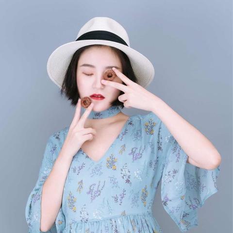 最新孕妇写真照展现孕期之美与母婴健康新进展