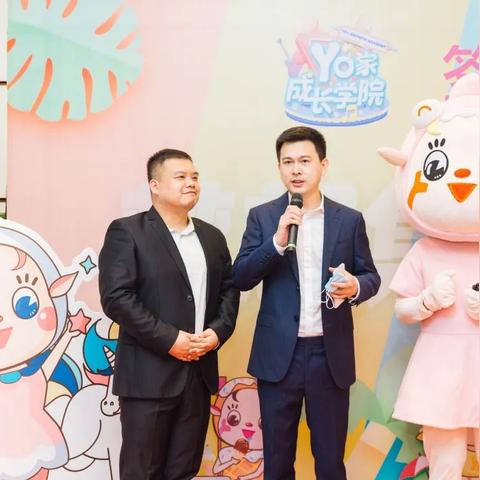 何炅最新照片大揭秘，多元化魅力与成长轨迹曝光
