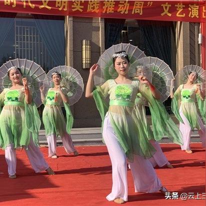 最新少儿舞蹈春晓唤醒艺术激情，展现孩子天赋风采。